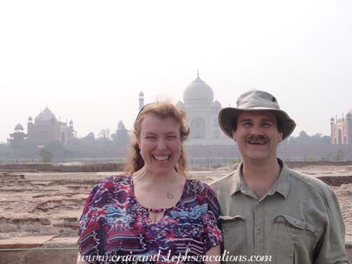 Steph and Craig in front of the Taj Mahal, from the Mehtab-Bagh