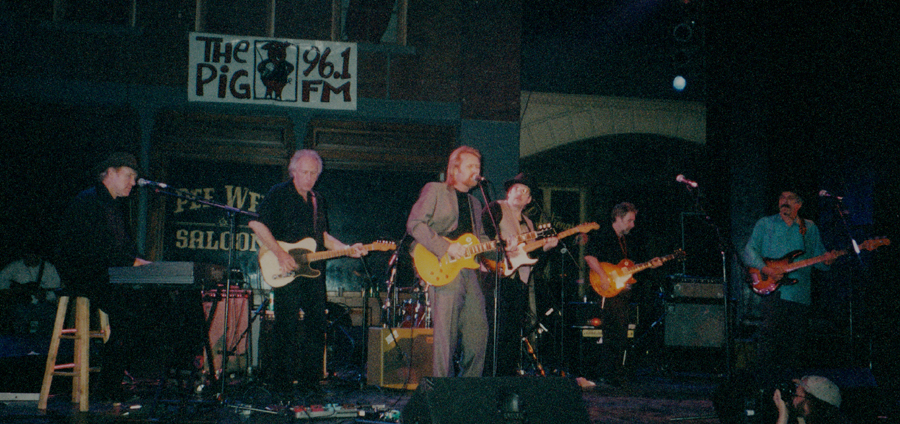 The Cate Brothers, Lee Roy Larnell, Ronnie Earl, and Greg Martin jamming at the conclusion of BluesAid