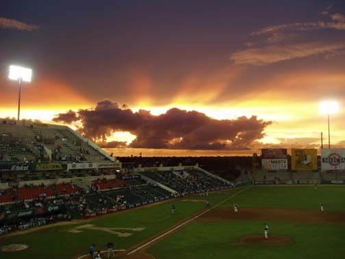 Leones game