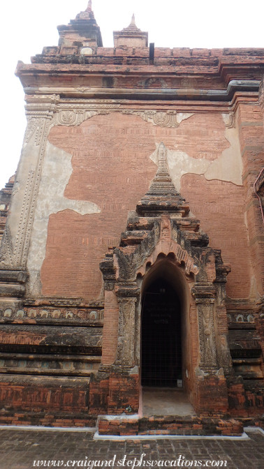 Brick and stucco exterior of Htilominlo Temple