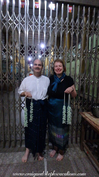 Waiting to enter the Mahamuni Pagoda