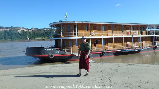 Craig disembarks from the boat at Sa Pa Kyi Village