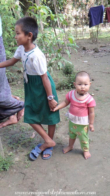 Sisters, Shwe Lat Pan Village